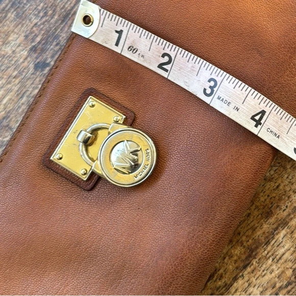 Michael Kors brown saddle leather wallet - Picture 5 of 11